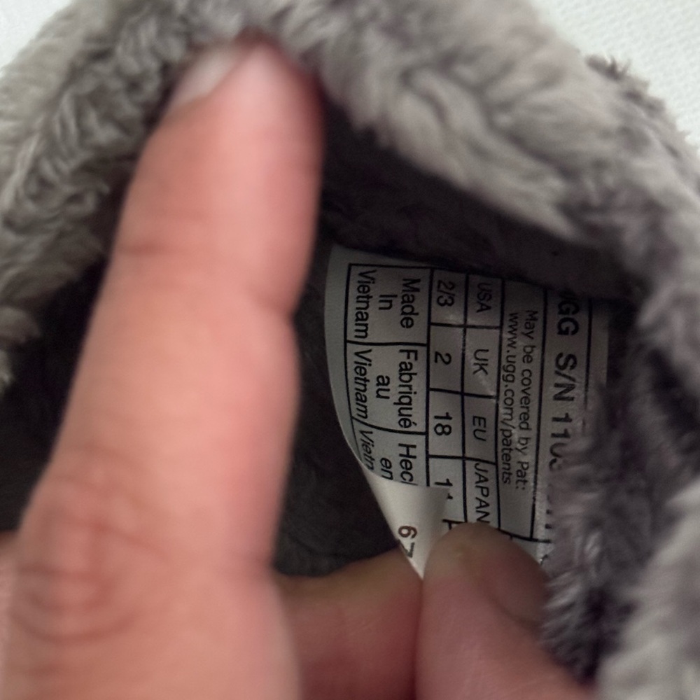 UGG Baby Bixbee Booties Gray Size 2 NWOT - Picture 3 of 4